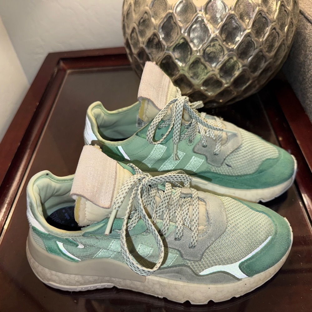 Adidas Sneakers